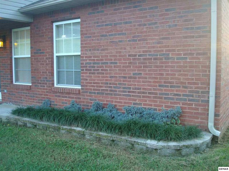 1818 River Vista Cir, Sevierville, TN 37876