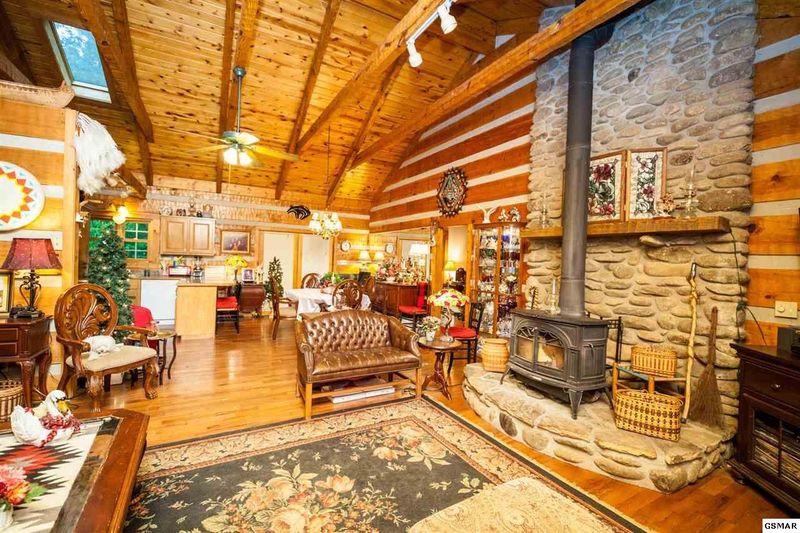 3103 Valley Home Rd, Sevierville, TN 37862