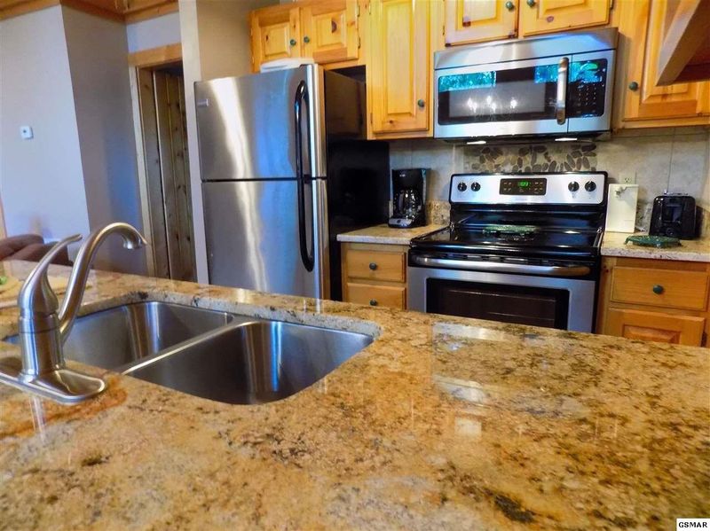 919 Deer Run Way, Sevierville, TN 37876