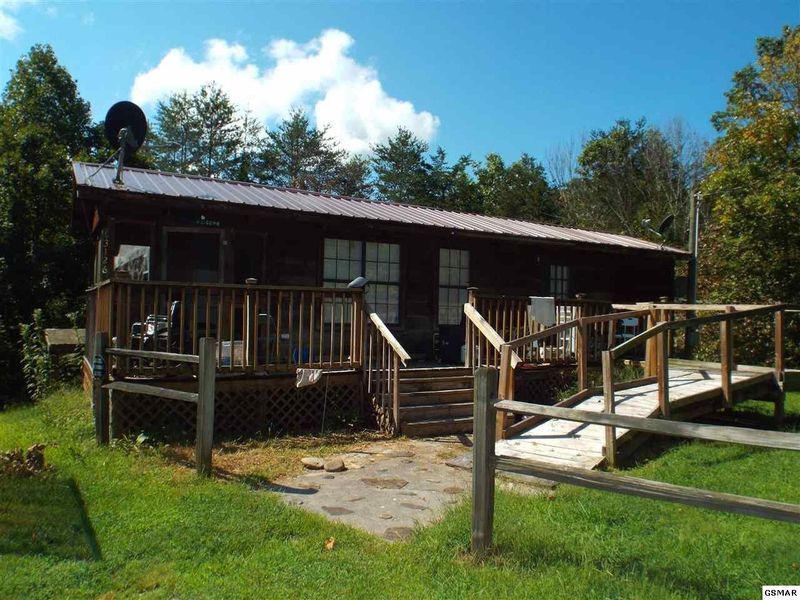 3126 Bear Mtn Ln, Sevierville, TN 37876