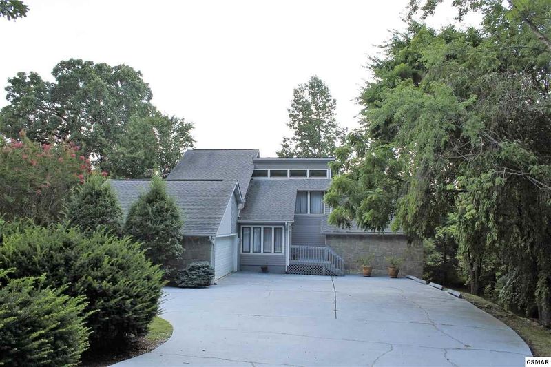 1190 S Fork Dr, Sevierville, TN 37862