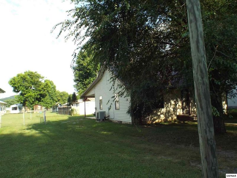 211 Cross St, Sevierville, TN 37876