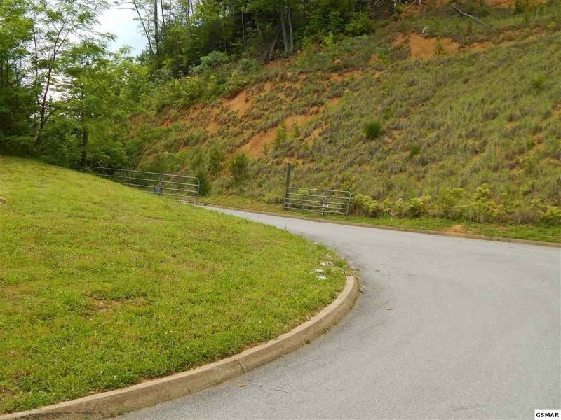 4228 Wears Valley Rd, Sevierville, TN 37862