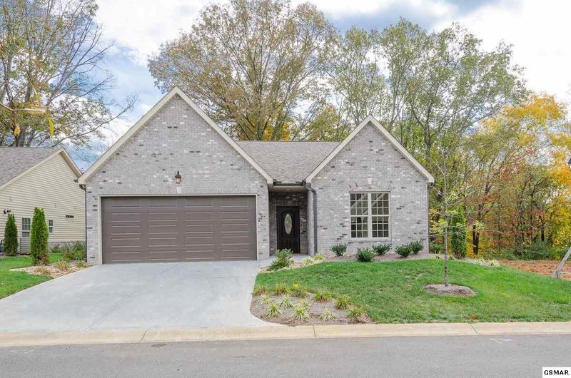 2246 Boulder Crest Ln, Sevierville, TN 37876