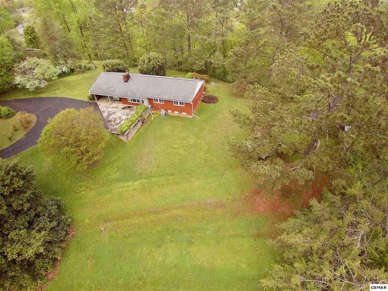 209 Riverview Cir, Sevierville, TN 37862