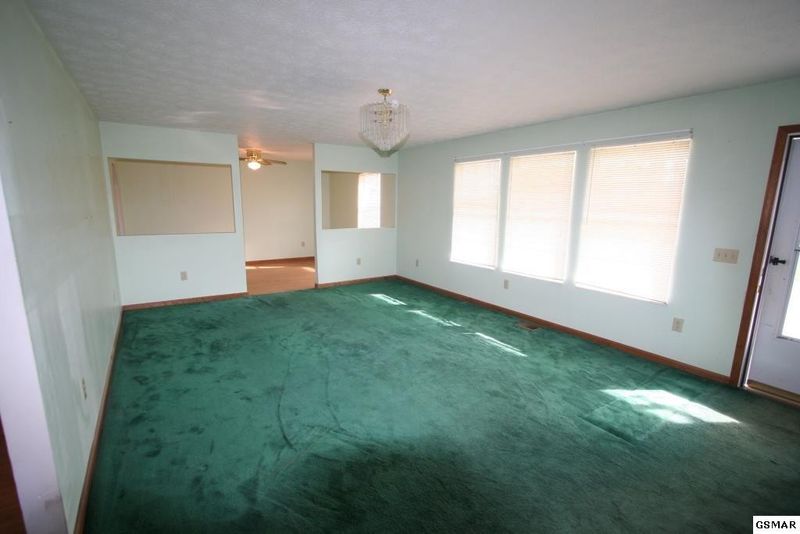 269 Amolee Ln, Sevierville, TN 37876