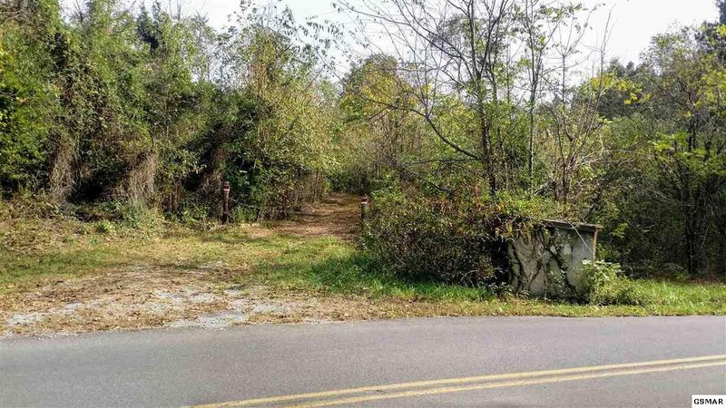 14301 Providence Rd, Sevierville, TN 37876