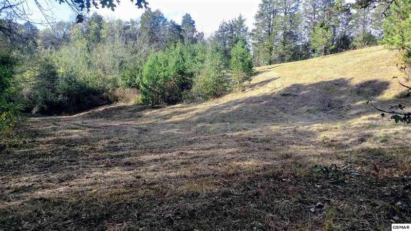 14301 Providence Rd, Sevierville, TN 37876