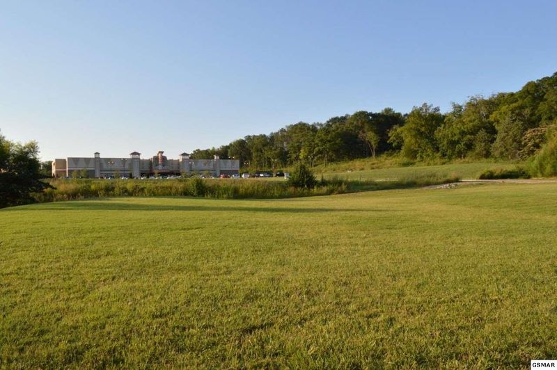 2 Hurley Dr, Sevierville, TN 37862