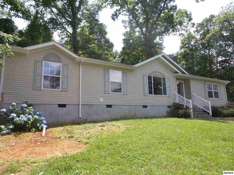 1310 Mehaffey Rd, Knoxville, TN 37931