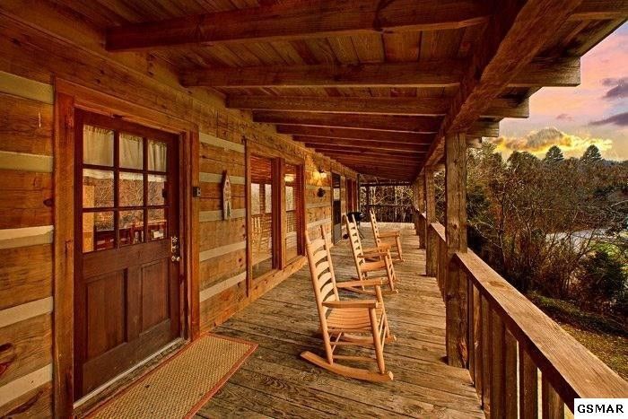 2913 Easy St #BEARPAW, Sevierville, TN 37862