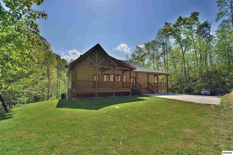 4313 Lakeshore Ave, Sevierville, TN 37876