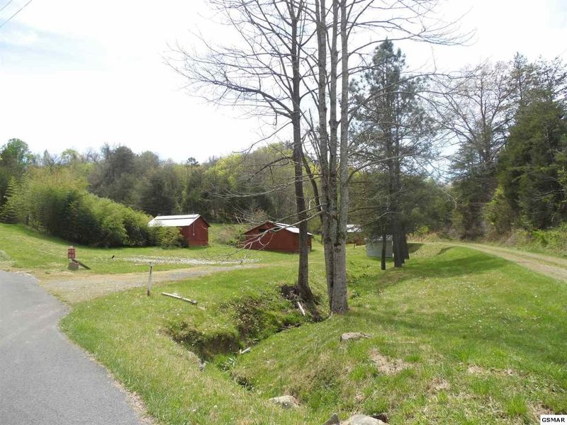 1270 Seaton Springs Rd, Sevierville, TN 37862