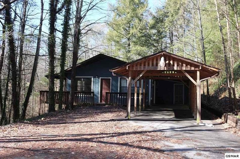 2968 Pine Haven Dr, Sevierville, TN 37862