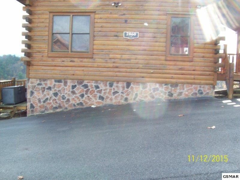 2860 White Oak Ln, Sevierville, TN 37862
