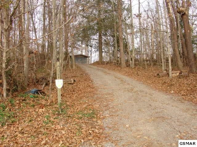 2740 Maplescrest Ln, Sevierville, TN 37876