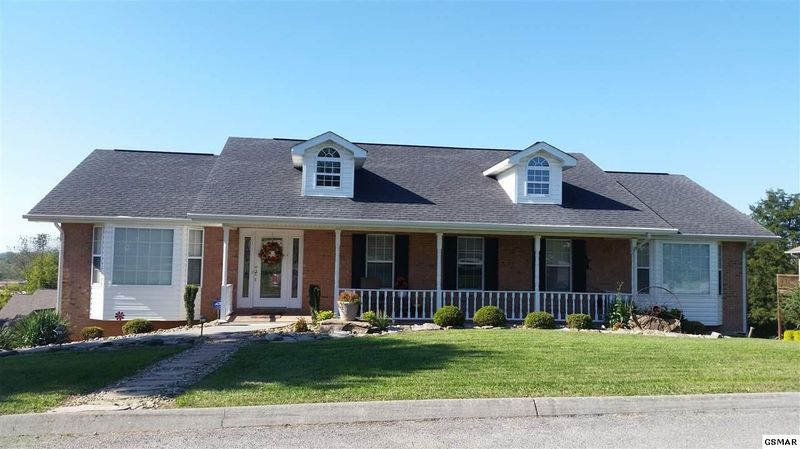 3206 Walkingstick Ct, Sevierville, TN 37876