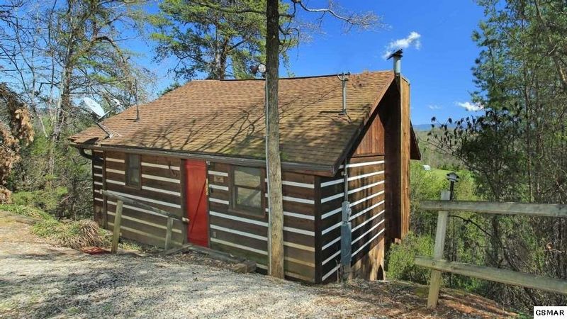 1935 Ogle Ln, Sevierville, TN 37876