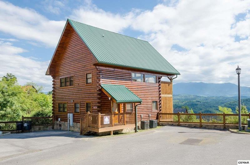 2421 Breezy Ridge Dr #ASTARRYNIGHT, Sevierville, TN 37876