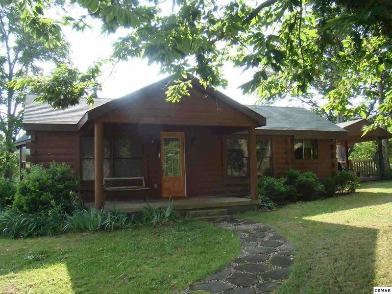 3249 Mcclure Ln, Sevierville, TN 37862