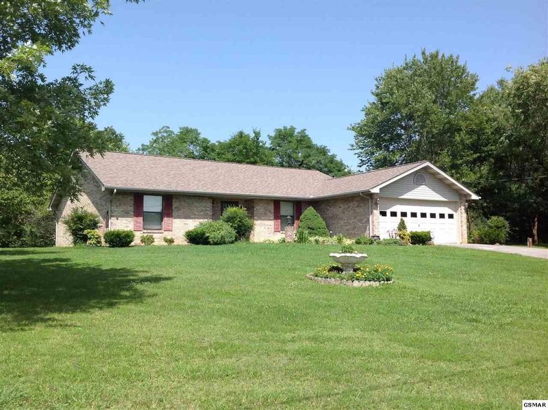 152 Finchum Ln, Sevierville, TN 37876