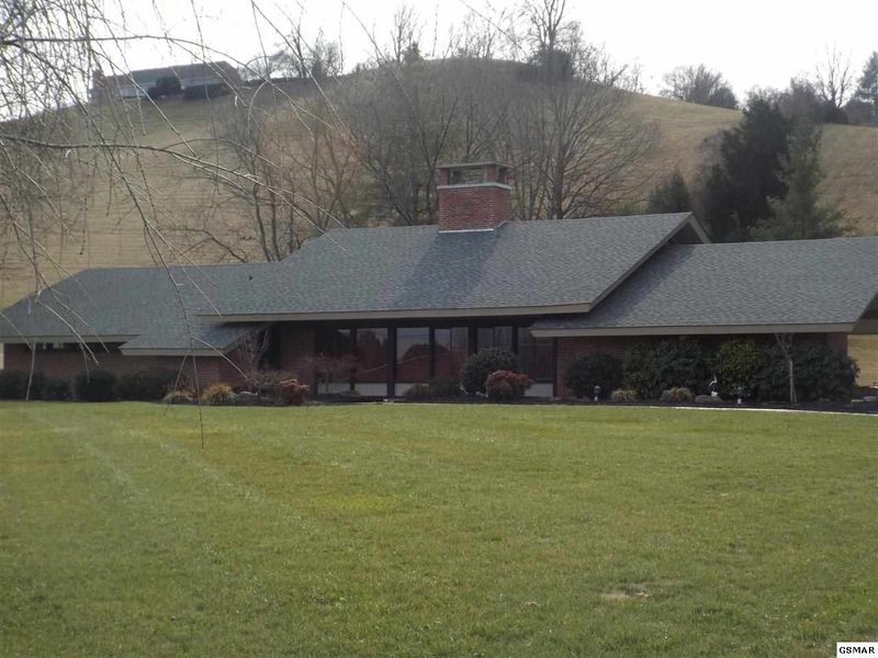500 Spencer Clack Ln, Sevierville, TN 37862