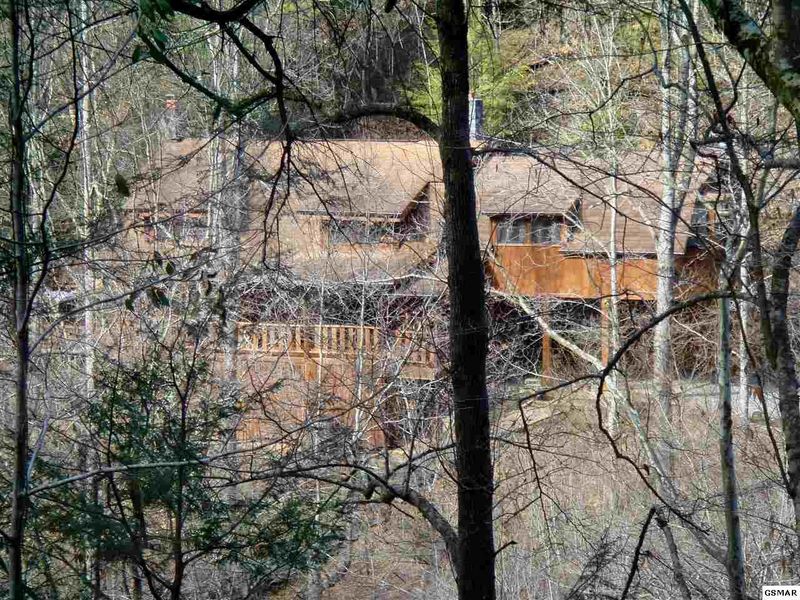 3820 Old Crow Rd, Sevierville, TN 37876