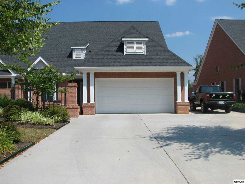1029 Fine Glen Dr, Sevierville, TN 37862