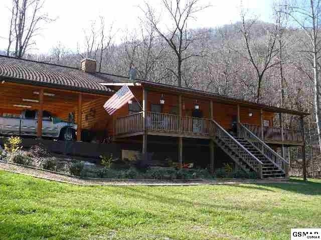 743 Blowing Cave Rd, Sevierville, TN 37862