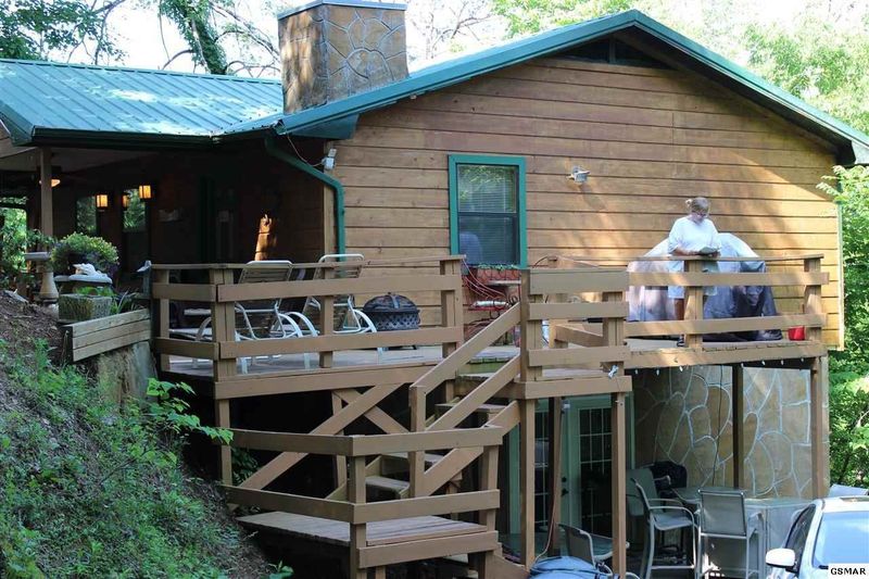 1725 Red Bone Way, Sevierville, TN 37876