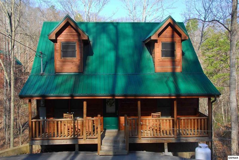 2249 Red Bud Ln, Sevierville, TN 37876