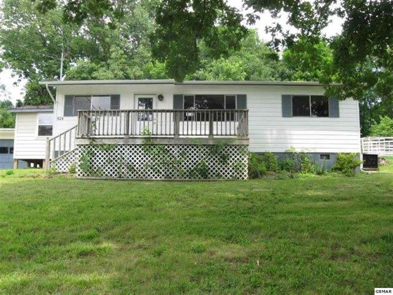 624 White School Rd, Sevierville, TN 37876