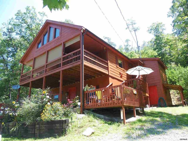 1120 Sharp Rd, Sevierville, TN 37876