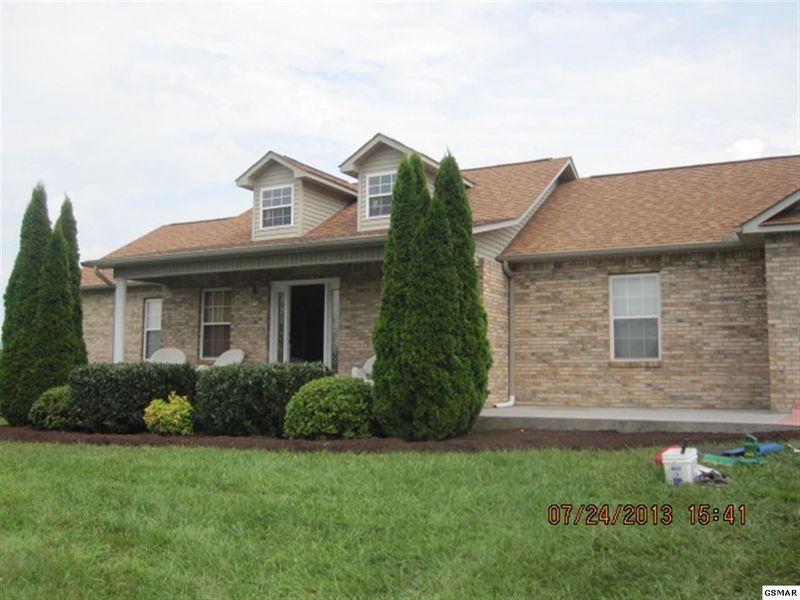 1646 Jasmine Trl, Sevierville, TN 37862