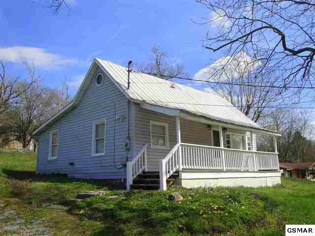 704 Allensville Rd, Sevierville, TN 37876
