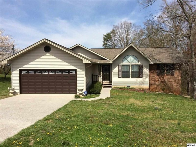 1343 Pullen Rd, Sevierville, TN 37862