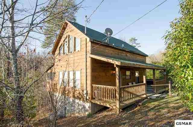 2310 Wooddale Way #LOVERBIRDSHIDEWAY, Sevierville, TN 37876
