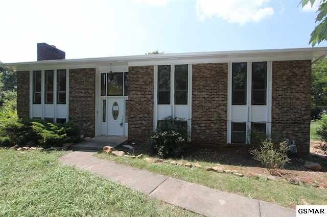 2051 Eckes Dr, Maryville, TN 37804