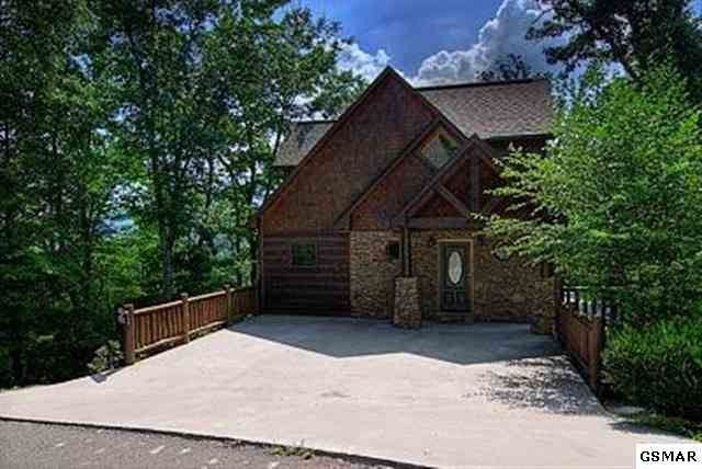4349 Parkside Village Dr, Sevierville, TN 37862