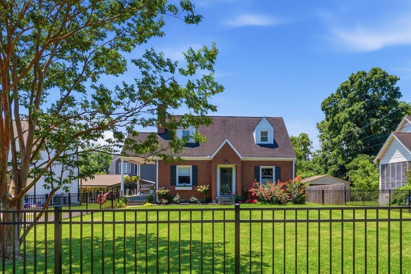 1003 Graybar Ln, Nashville, TN 37204