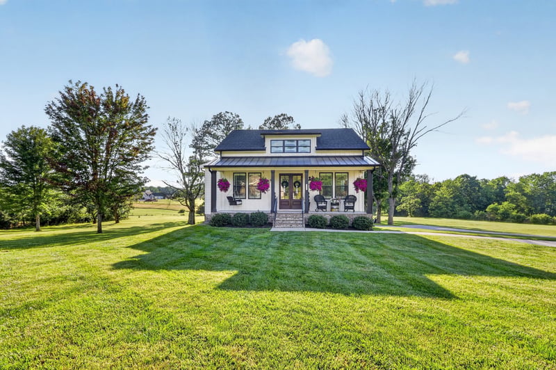 3323 Dobbins Pike, Portland, TN 37148