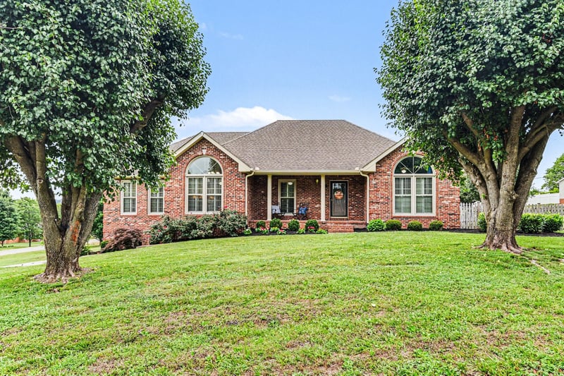 100 Macintosh Dr, Springfield, TN 37172