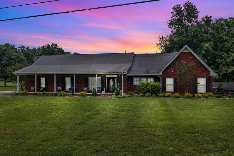 398 N Hummingbird Ln, Dickson, TN 37055