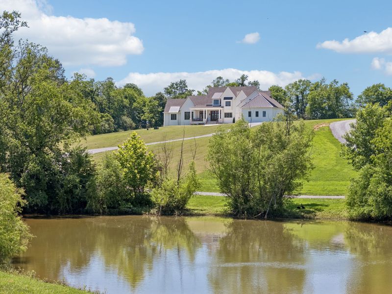 197E Bugg Hollow Rd, Gallatin, TN 37066