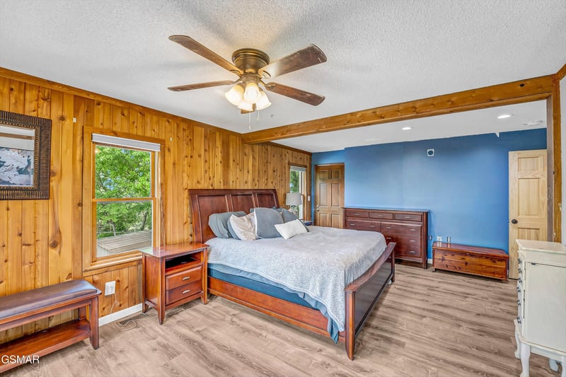 1131 Lindsey Dr, Sevierville, TN 37876