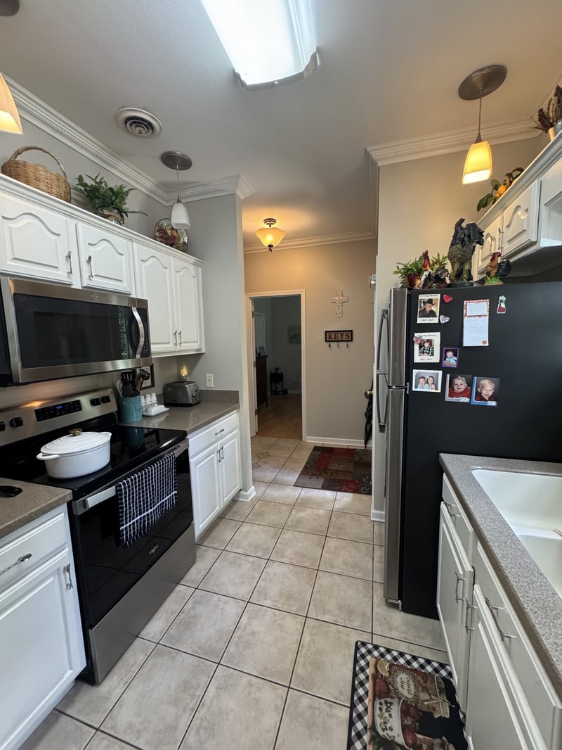 408 Village Cir, Dickson, TN 37055