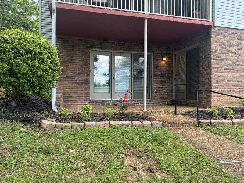 317 Village Ln W, Dickson, TN 37055