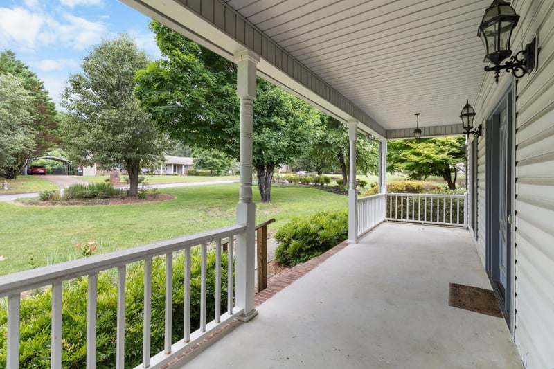 518 Heritage Dr, Ringgold, GA 30736