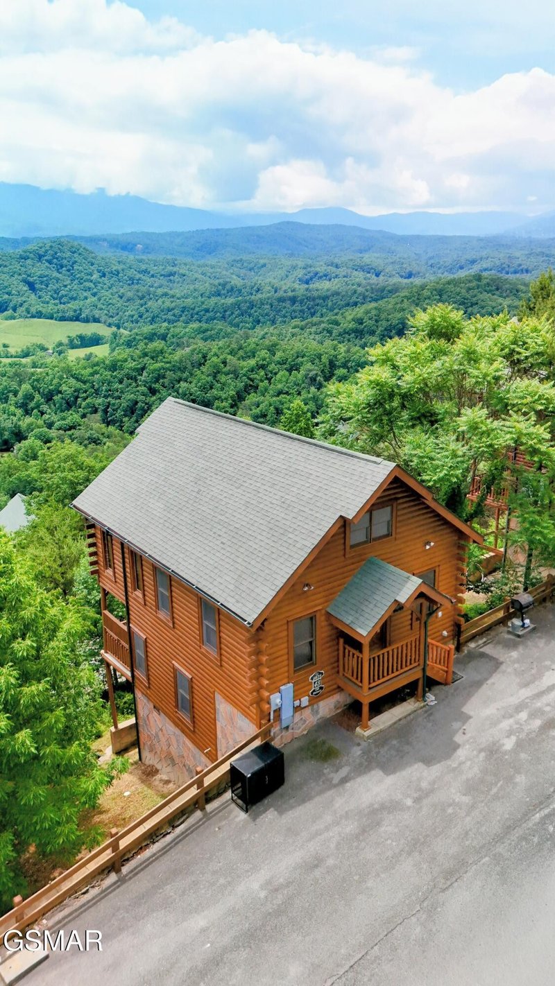 2971 Legacy Vista Dr, Sevierville, TN 37876