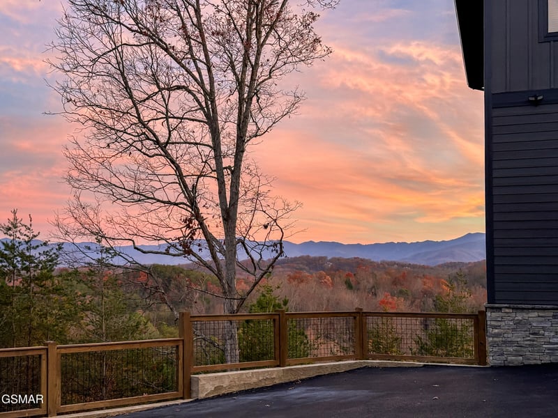 1843 Wild Briar Trl, Sevierville, TN 37876